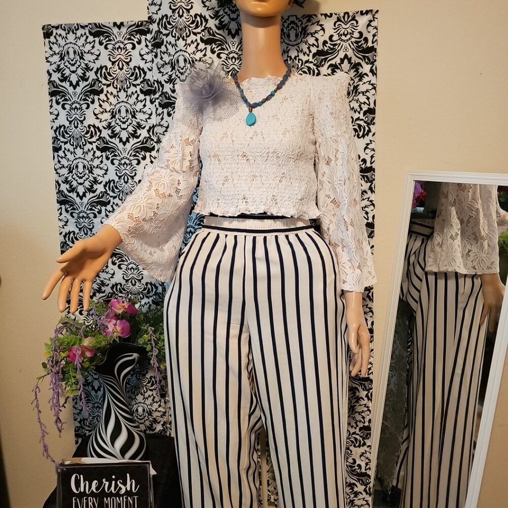 Striped navy blue and off white pants 1X 14/16